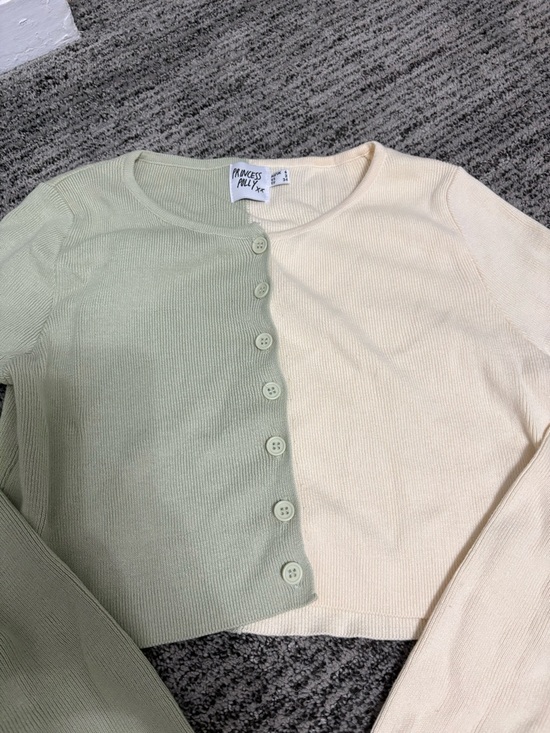 Princess Polly Sweaters - Princess Polly Two-Tone Cropped Knit Cardigan in Sage & Cream